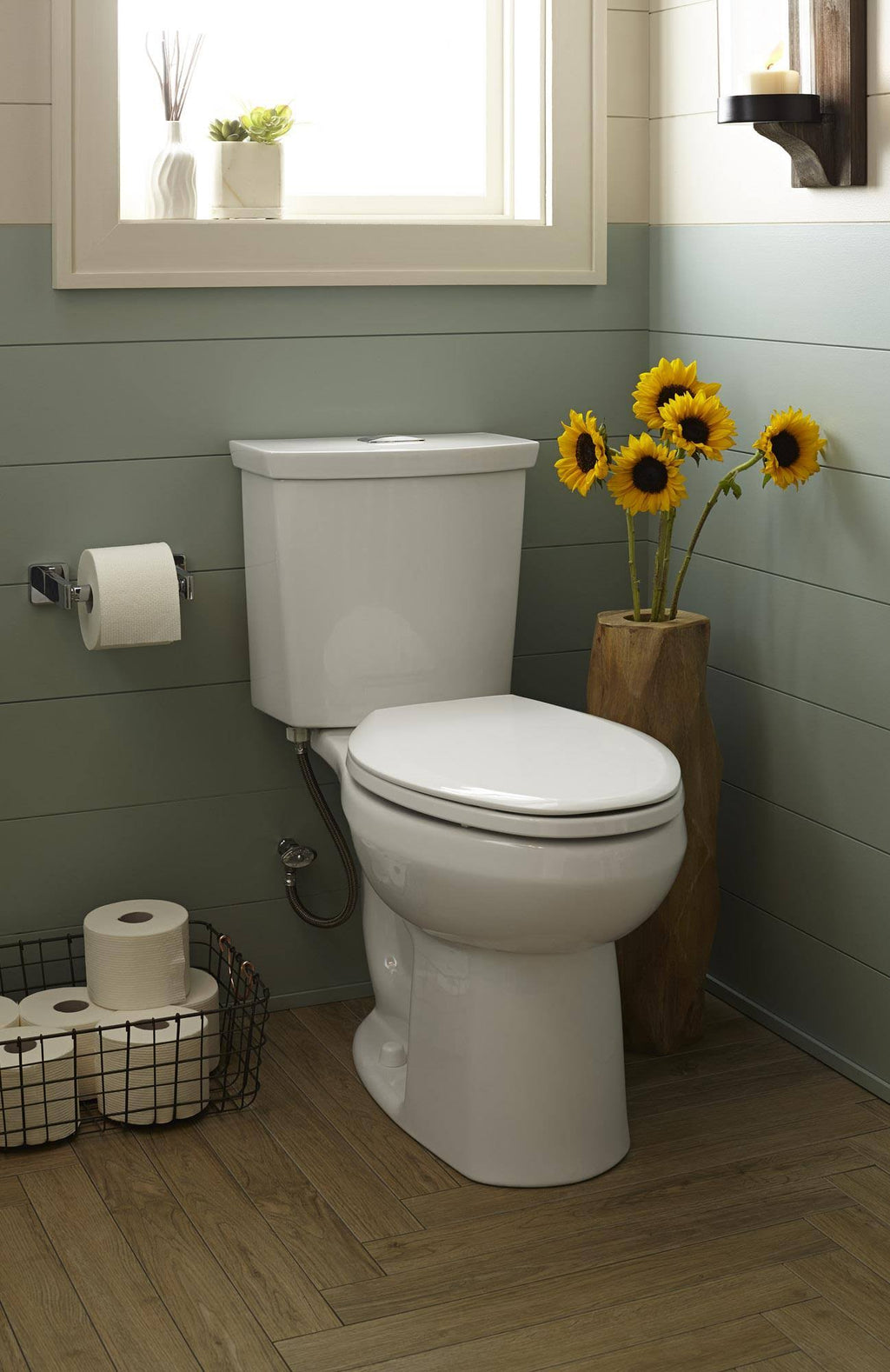 White Dual Flush Elongated Two-Piece Toilet Q8743