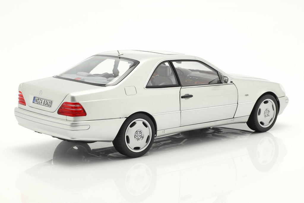 Metallic Silver 1/18 Diecast Model Car U226594