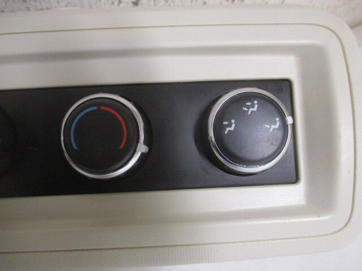 Rear Roof Manual Climate Temperature Control Z831582