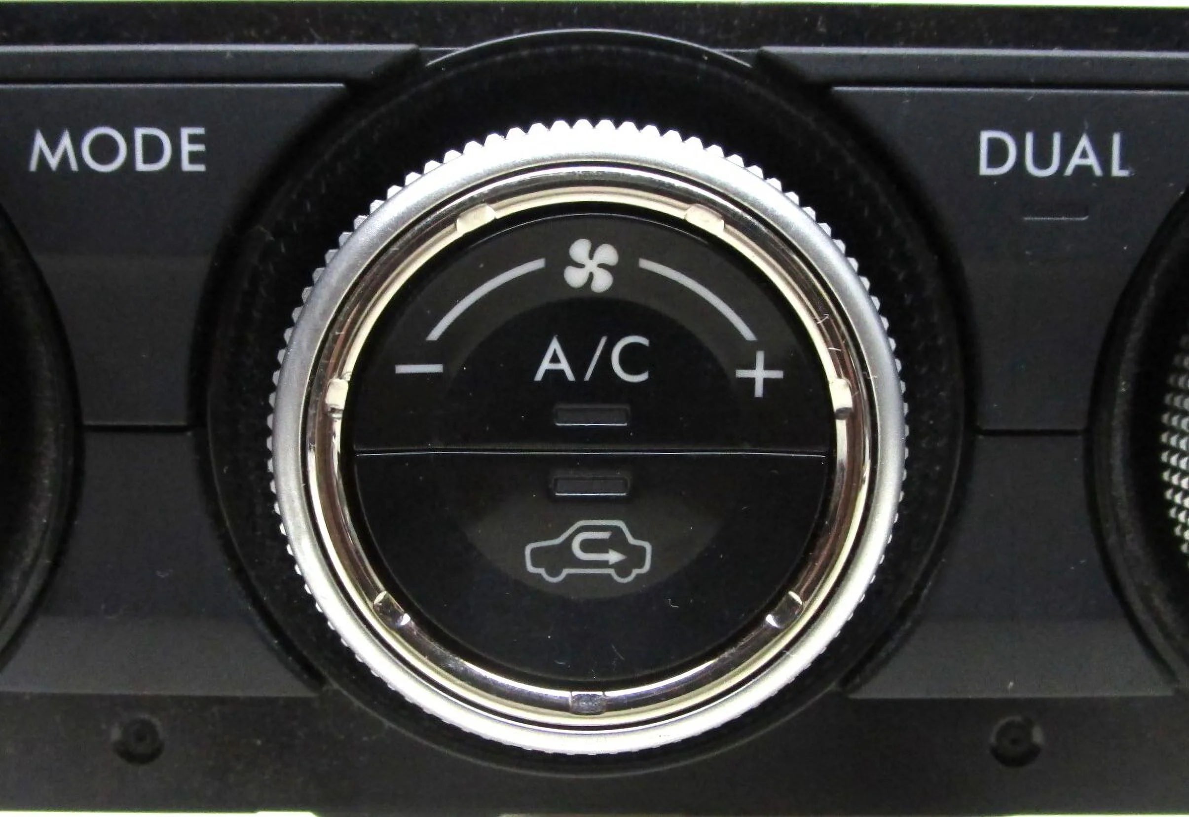 Pre-Owned Subaru Forester Automatic Dual Zone Climate Control T141920
