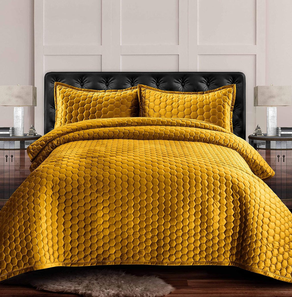 Velvet Oversized Quilt Set, Queen, Camel S93360