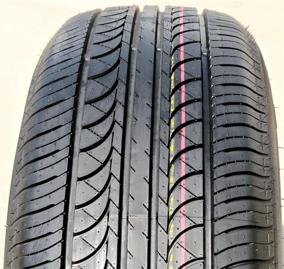 Set of 4 All-Season Passenger Car Performance Radial Tires 215/60R17 96H B411272