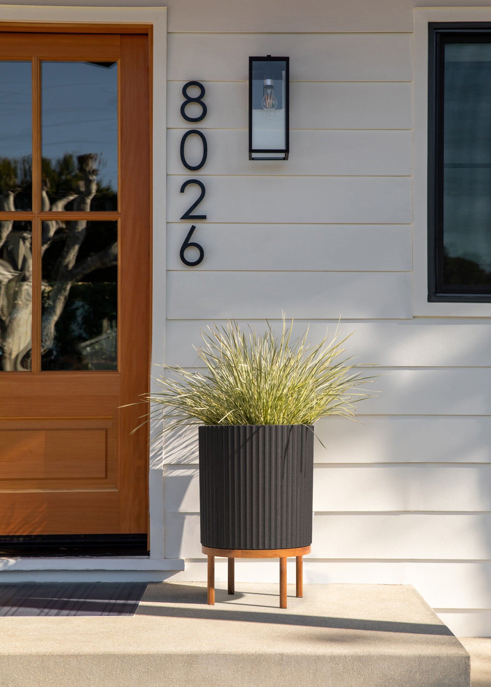 2-Pack Black/Brown Plastic-Stone Planter with Stand P302388