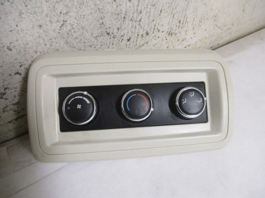 Rear Roof Manual Climate Temperature Control Z831582
