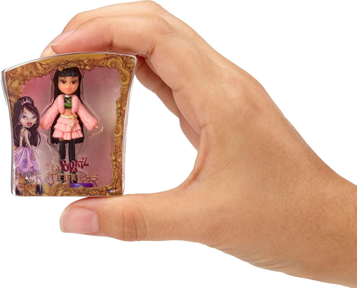 Mini Series 4 Collectible Figures, 2 Mini Dolls per Blind Pack S67168
