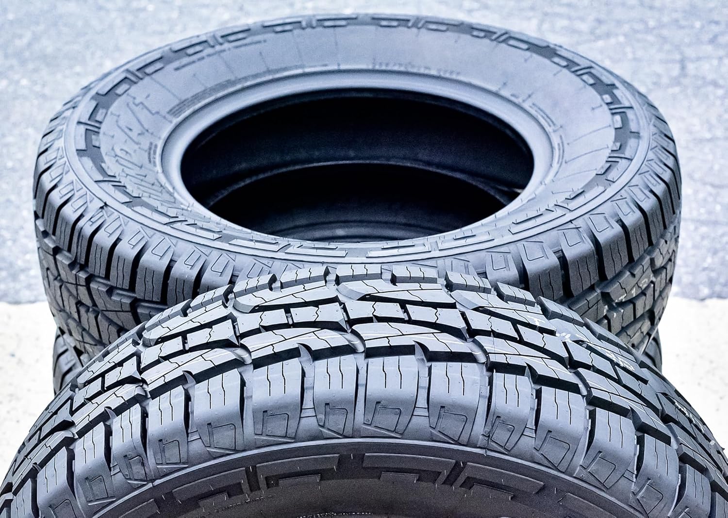 31/10.50R15 109R All-Season Radial Tire T996