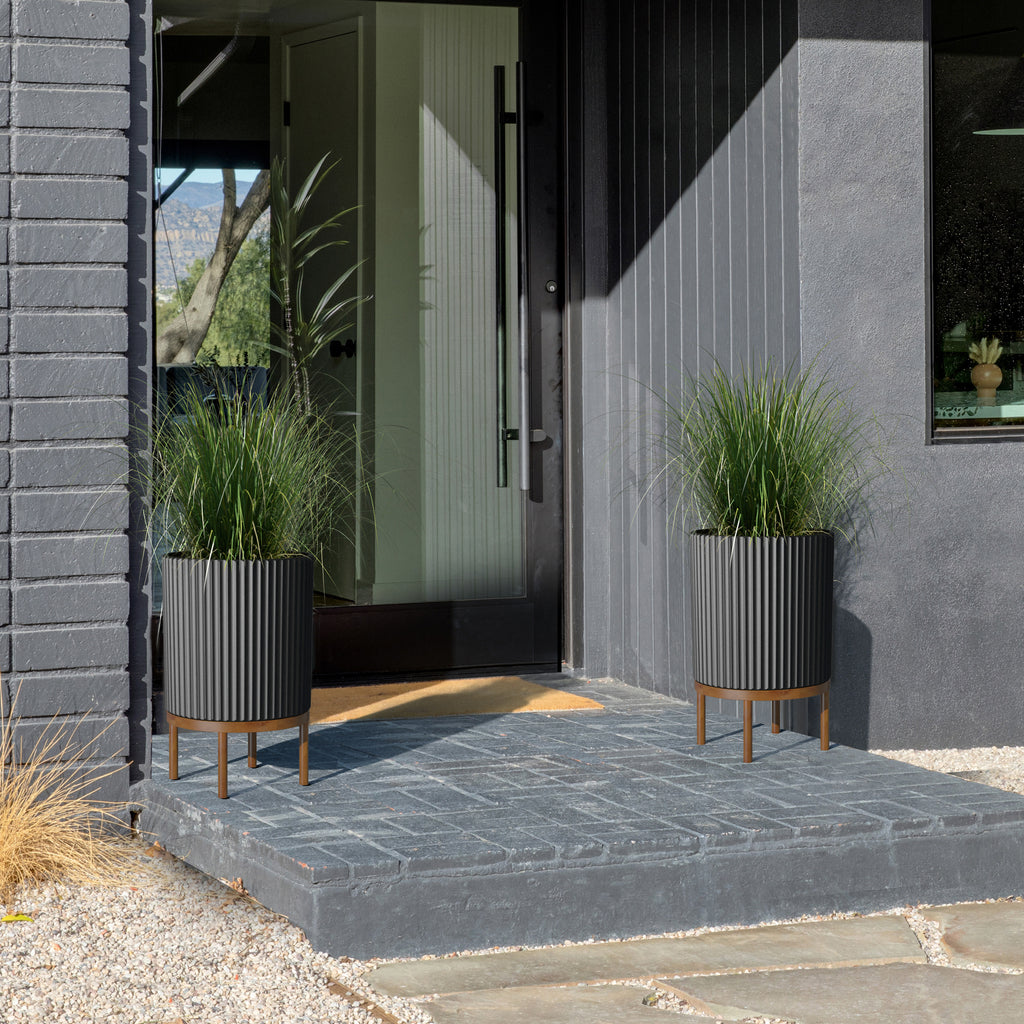 2-Pack Black/Brown Plastic-Stone Planter with Stand P302388