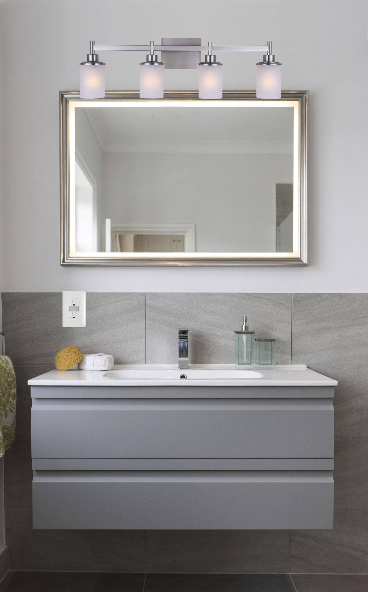 4-Light Bath Vanity Brushed Nickel Q931060